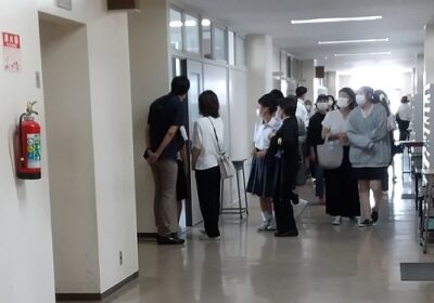 授業会場を自由に見学